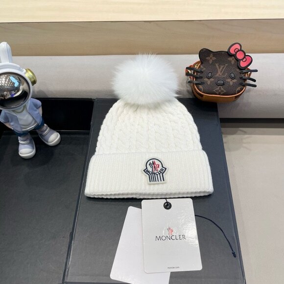 Moncler white ribbed knit beanie with pom-pom  Moncler - Picture 1 of 7